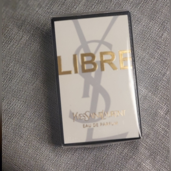 YSL Libre Eau De Parfum - Picture 2 of 3